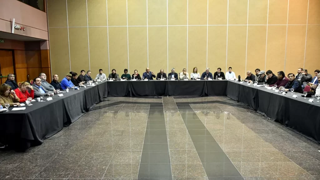 Negociación paritaria: el gobierno provincial y los gremios lograron llegar a un acuerdo