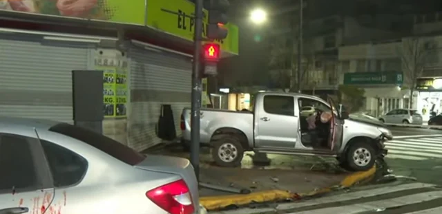 Choque en cadena en Flores: un conductor alcoholizado provocó un siniestro con un herido