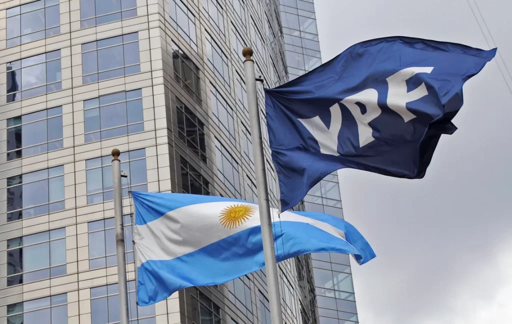 Argentina apeló el fallo que obliga al país a entregar las acciones de YPF