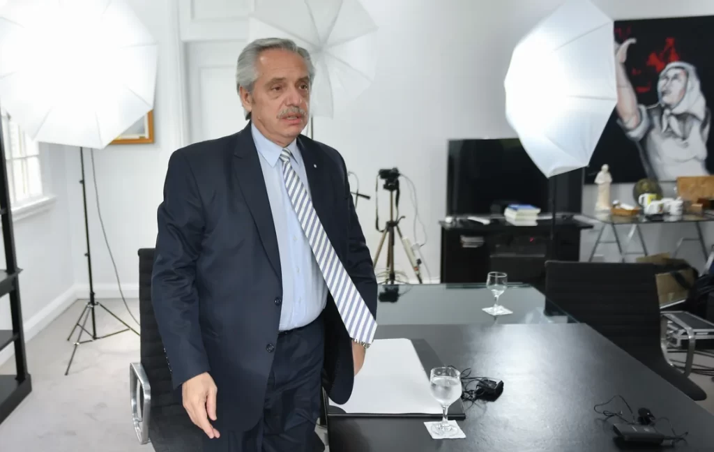 Procesaron al ex presidente Alberto Fernández en la causa Seguros