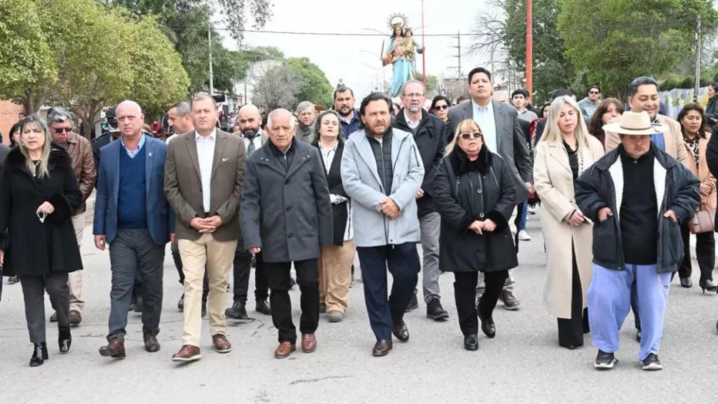 El gobernador Sáenz acompañó al pueblo de Joaquín V. González en su fiesta patronal
