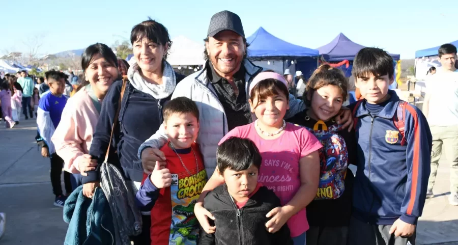 El gobernador Sáenz se sumó a la celebración del Día de la Niñez en el Parque del Bicentenario junto a miles de familias