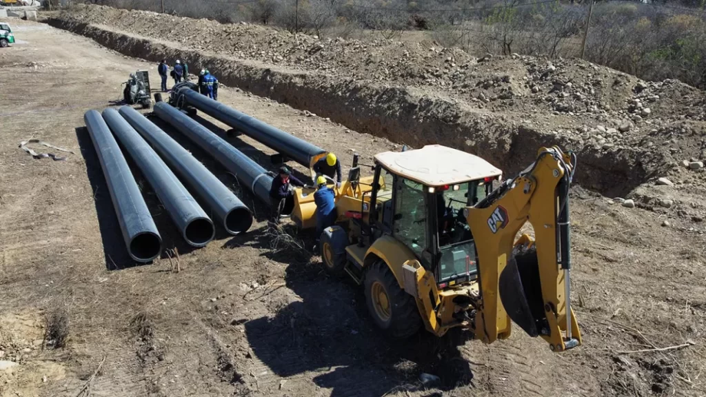 Aguas del Norte trabaja en el recambio de 160 metros de cañería del Acueducto Norte a la altura del río Vaqueros