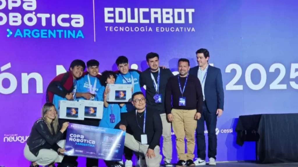 Equipos salteños de escuelas técnicas ganaron el primer y segundo puesto en la Copa Robótica Argentina 2025