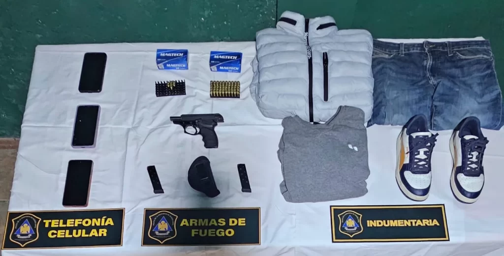 Una mujer fue asesinada delante de su hijo adolescente en Villa Luzuriaga: un detenido