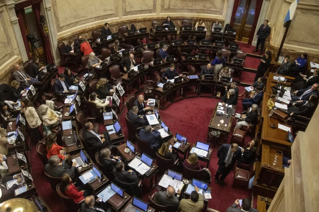 El Senado sesionará por universidades, Garrahan y decretos, en un panorama adverso para el Gobierno