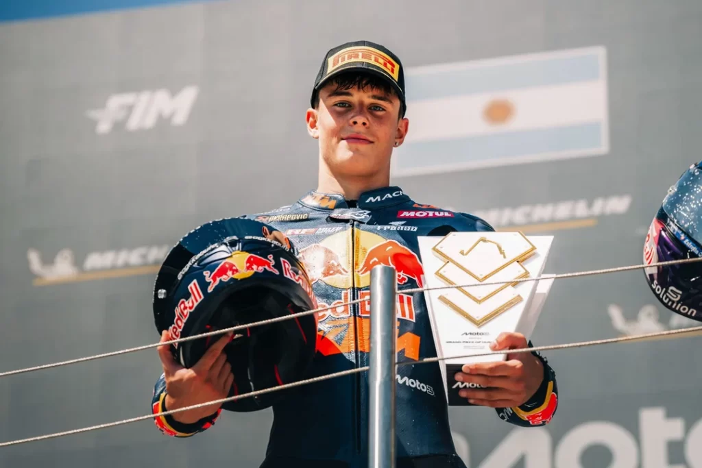 El argentino Valentín Perrone terminó segundo en el GP de Hungría del Moto3