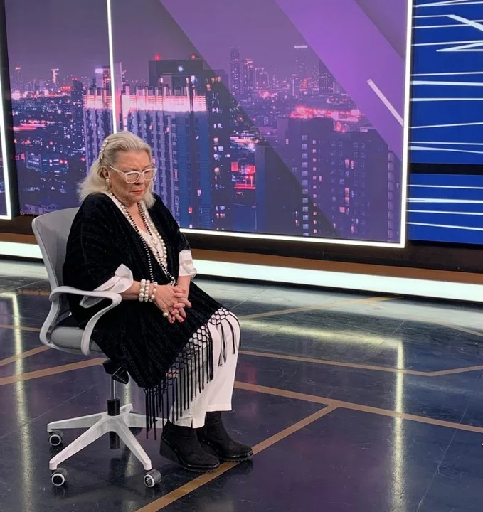 Carrió, sin filtros, acusó a Milei de ver «pornografía infantil» y a su hermana de ser «la más oscura»