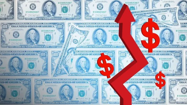 Lento pero constante: sigue el pase a precios de la suba del dólar