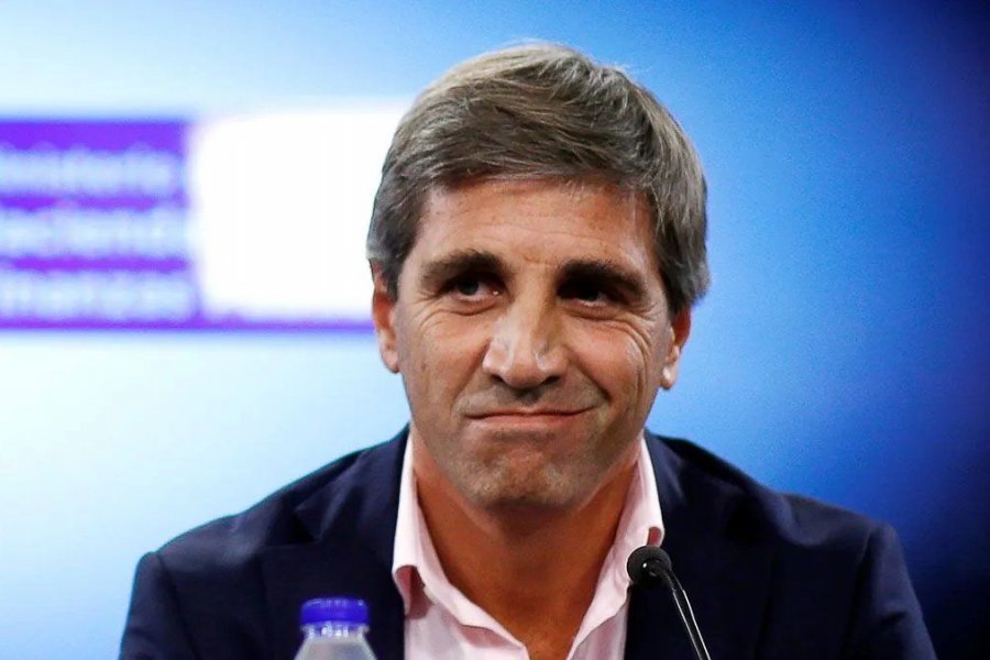 Luis Caputo quintuplicó su patrimonio desde que es ministro y dos tercios de su fortuna está en el exterior