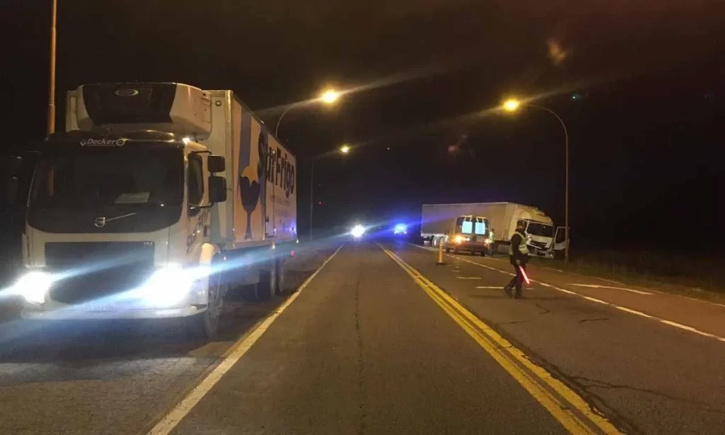 Un camión arrolló y mató a un motociclista sobre la Ruta 34