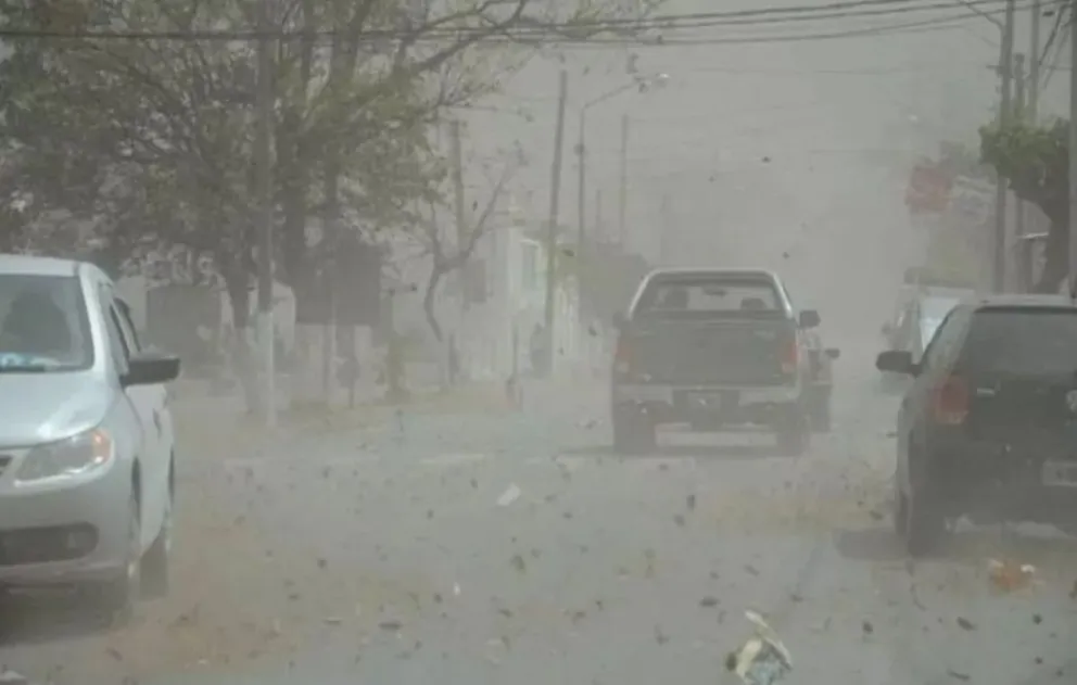 Alerta por vientos extremos en Salta: piden no salir de casa salvo urgencia