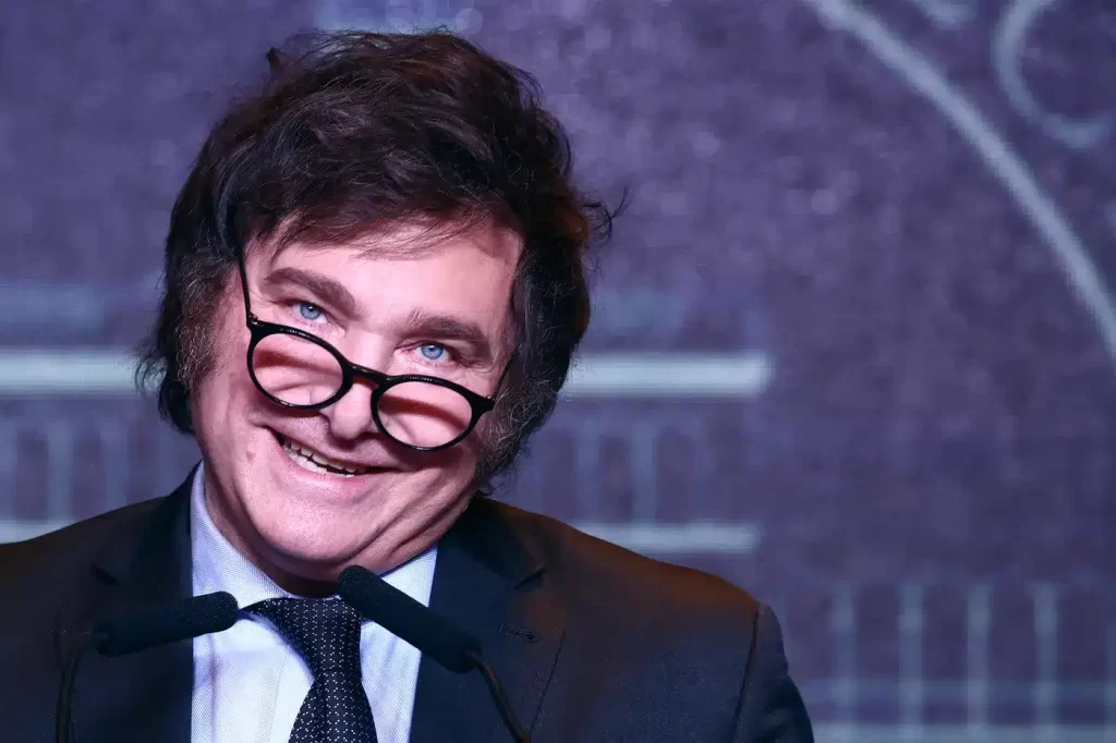 Milei vetó el aumento a jubilaciones y la ley de emergencia en discapacidad