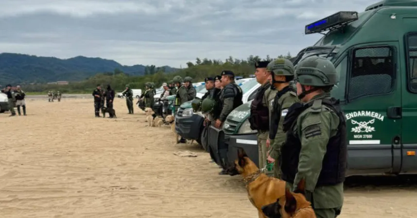 Allanaron la finca “Karina”, detuvieron a 11 personas y secuestraron mercadería por casi 140 millones de pesos