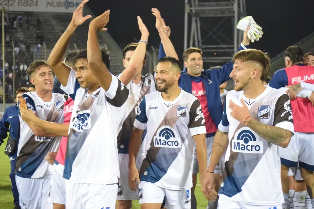 Juventud Antoniana recibe al puntero Atlético Rafaela en una final anticipada