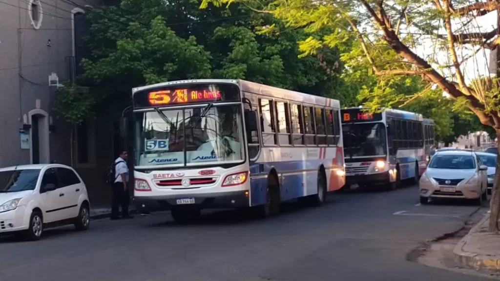 Procesión del Milagro: Dónde estarán las paradas de colectivo