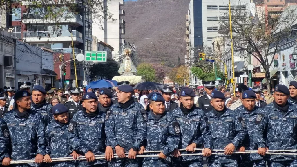 Más de 5600 policías trabajan en el operativo Procesión del Milagro 2025