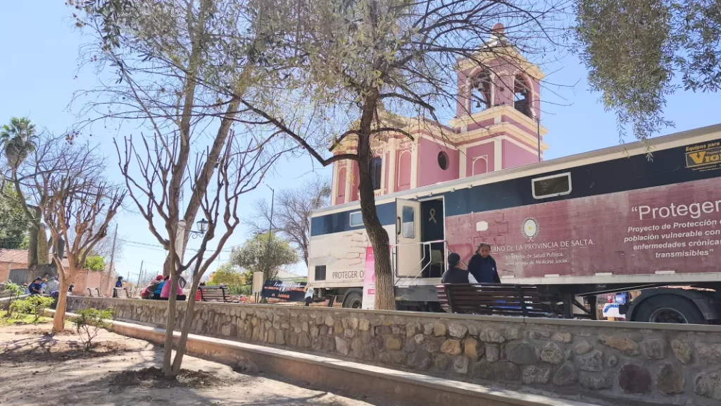 Hoy el móvil oncológico realiza mamografías y PAP en Rosario de la Frontera