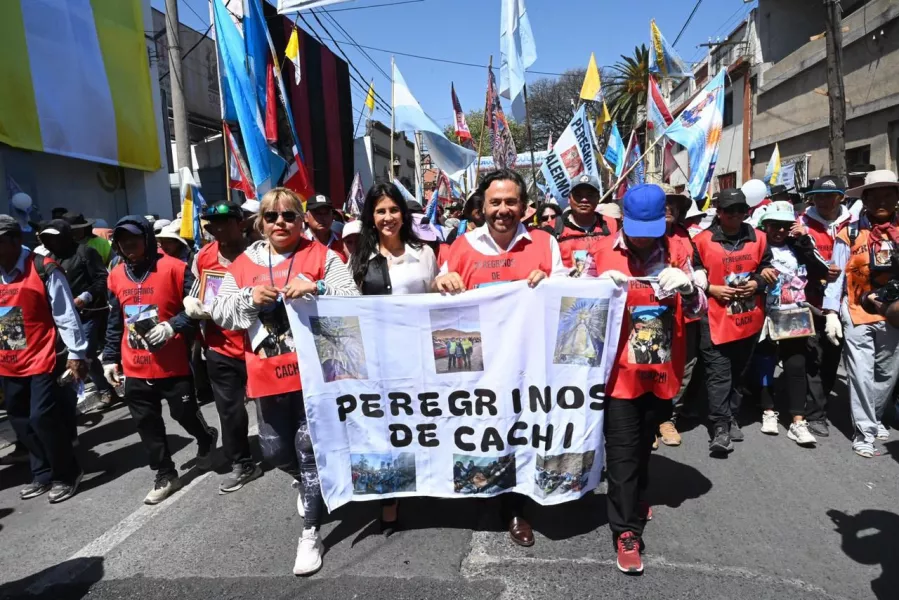 Más de 12 mil peregrinos de los Valles Calchaquíes fueron recibidos por el Gobernador