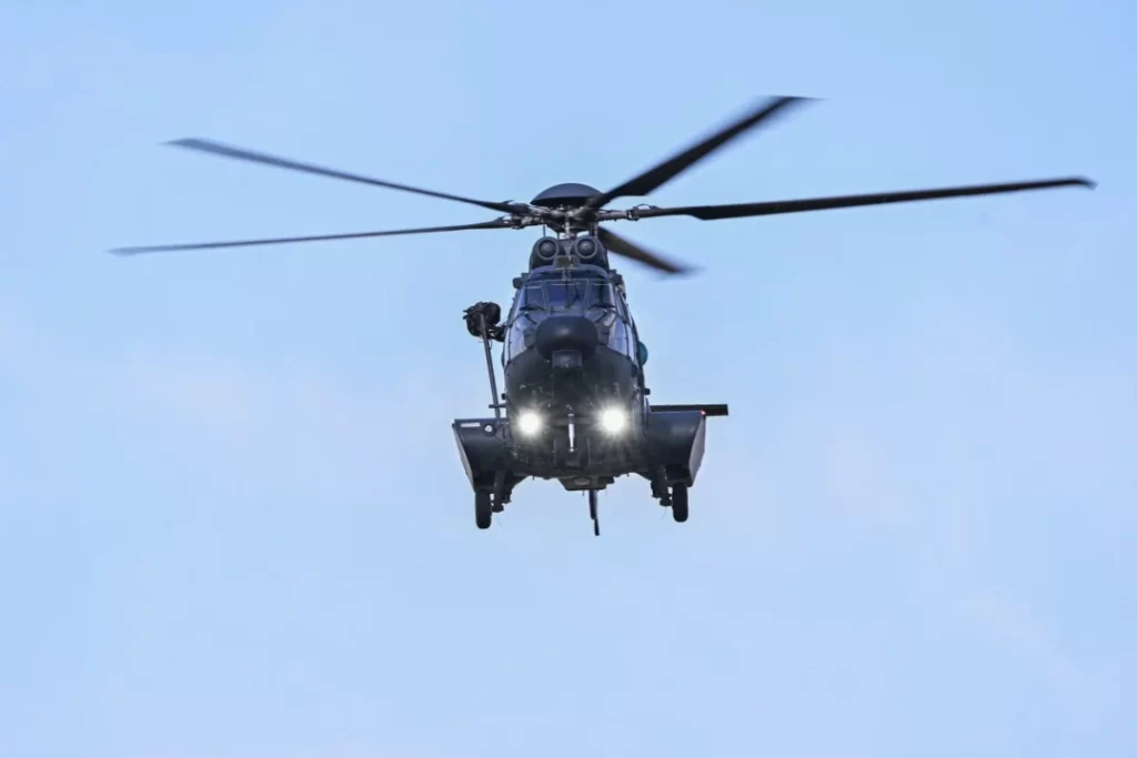 Desaparece un helicóptero con ocho personas a bordo en Indonesia