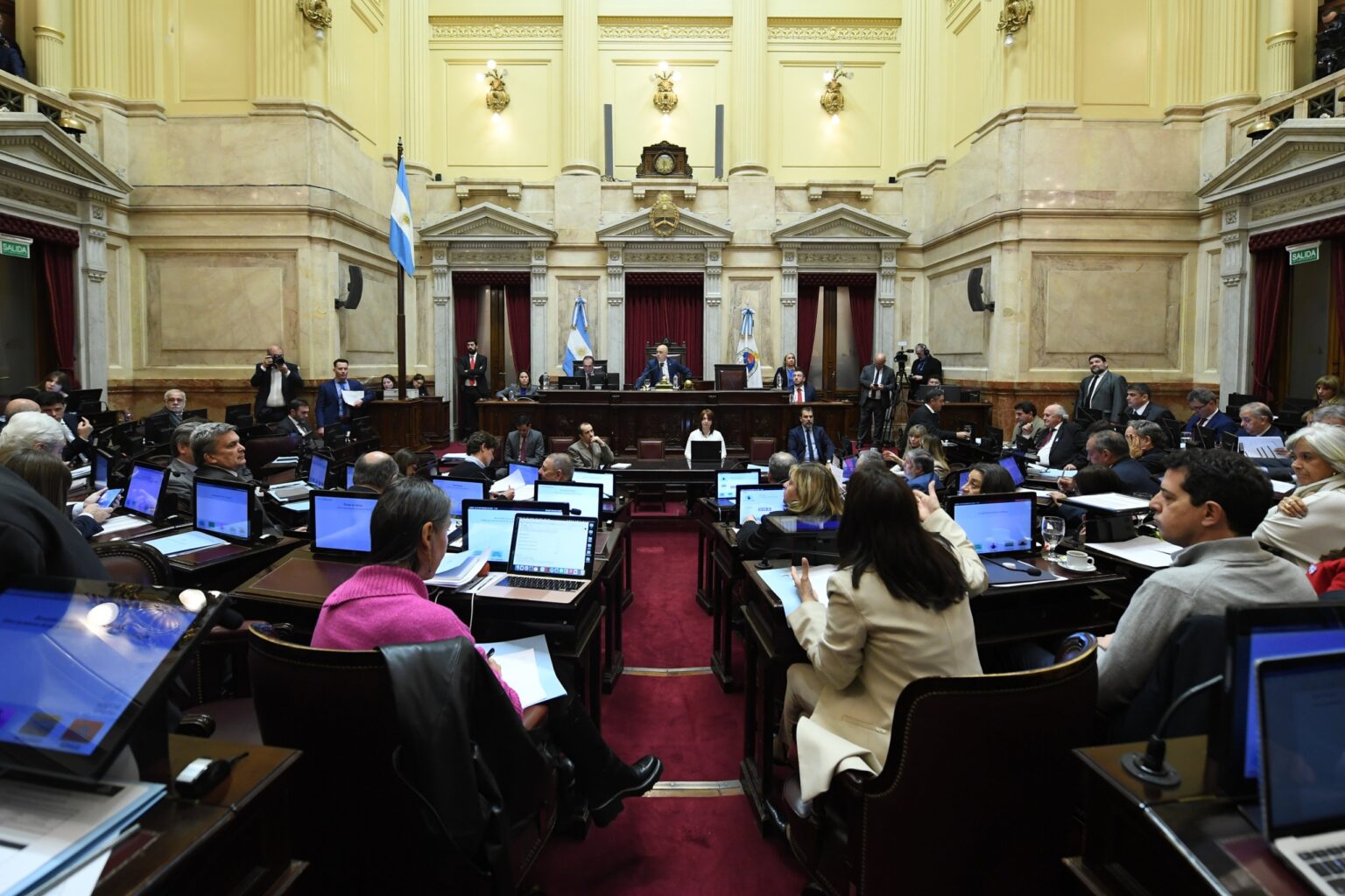 Ley de emergencia en discapacidad hasta 2026: qué cambia en pensiones y pagos a prestadores