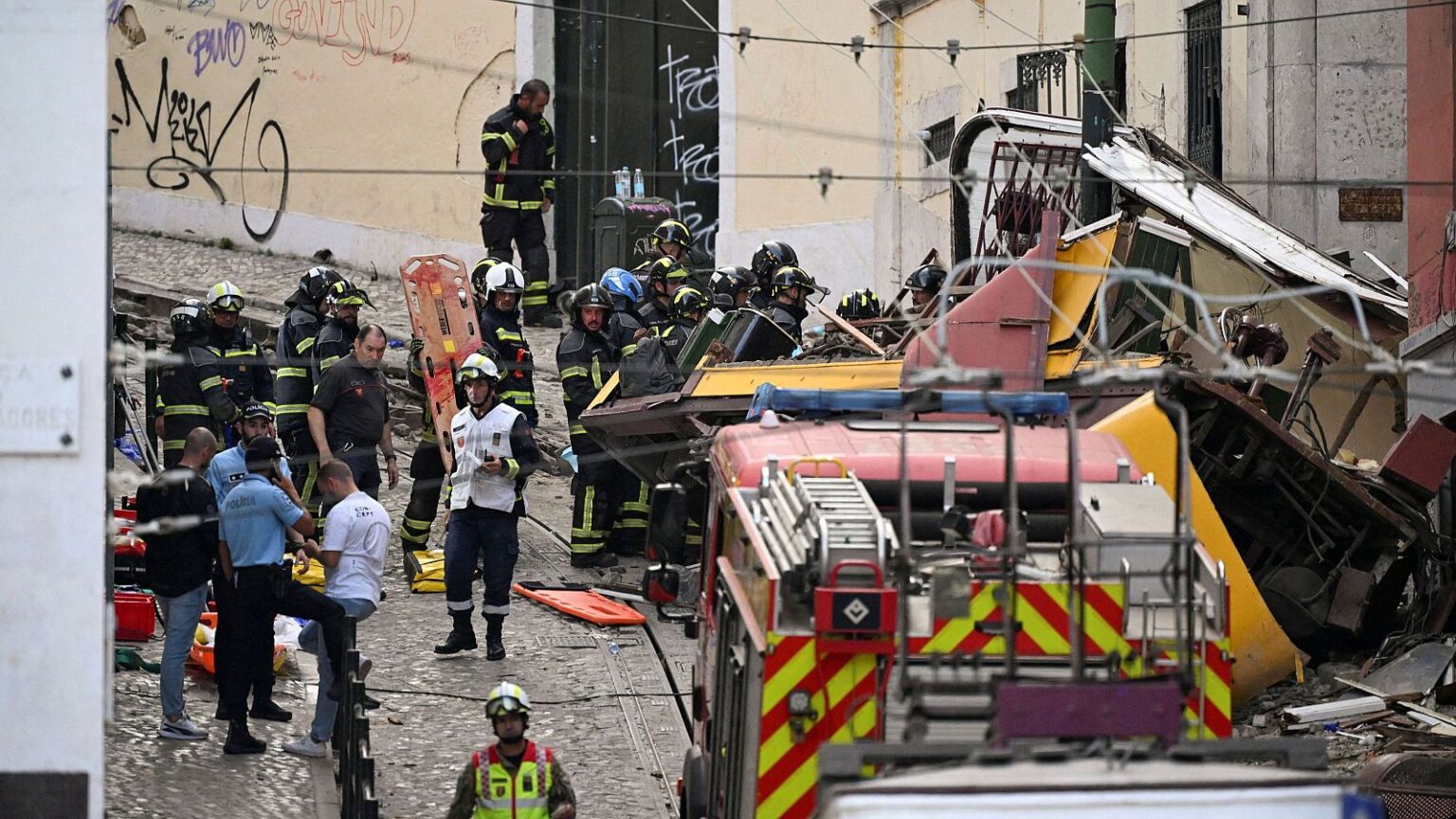 Descarriló un funicular en Lisboa: hay al menos 15 muertos y 18 heridos