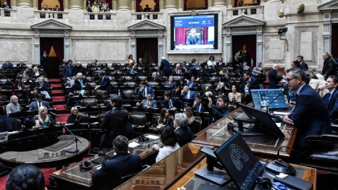 Diputados: la oposición avanzará con el tratamiento de la ley que limita los DNU