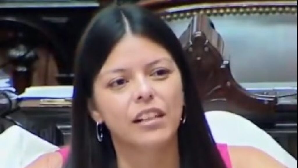 La UNSa declaró persona no grata a Emilia Orozco, egresada y exbecaria de la universidad
