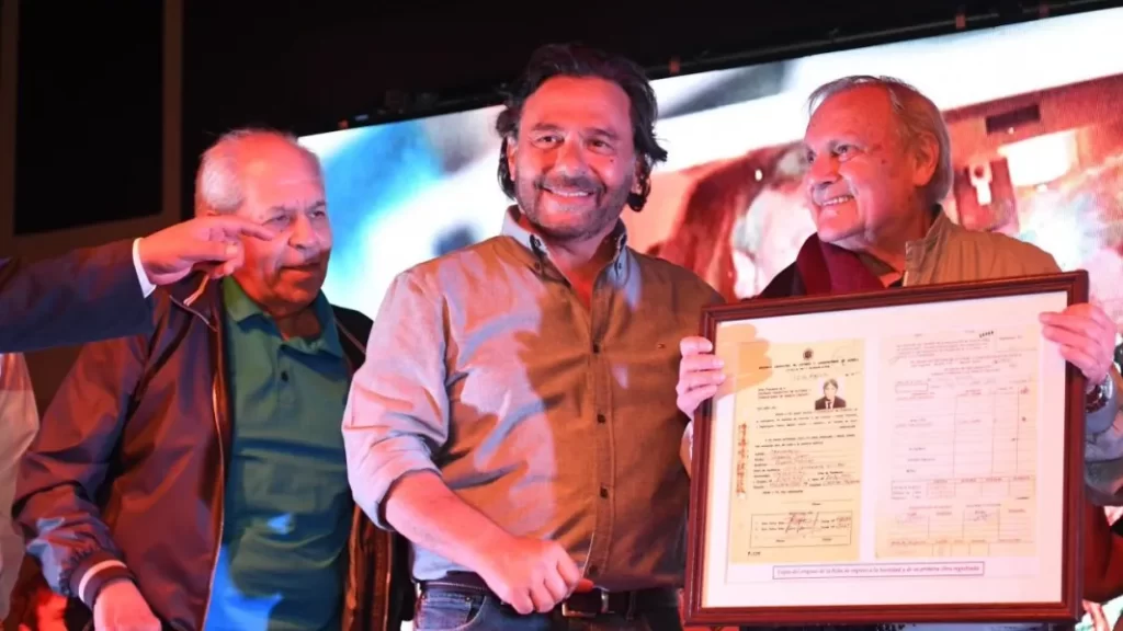 Sáenz participó del homenaje a la trayectoria de Roberto Ternán