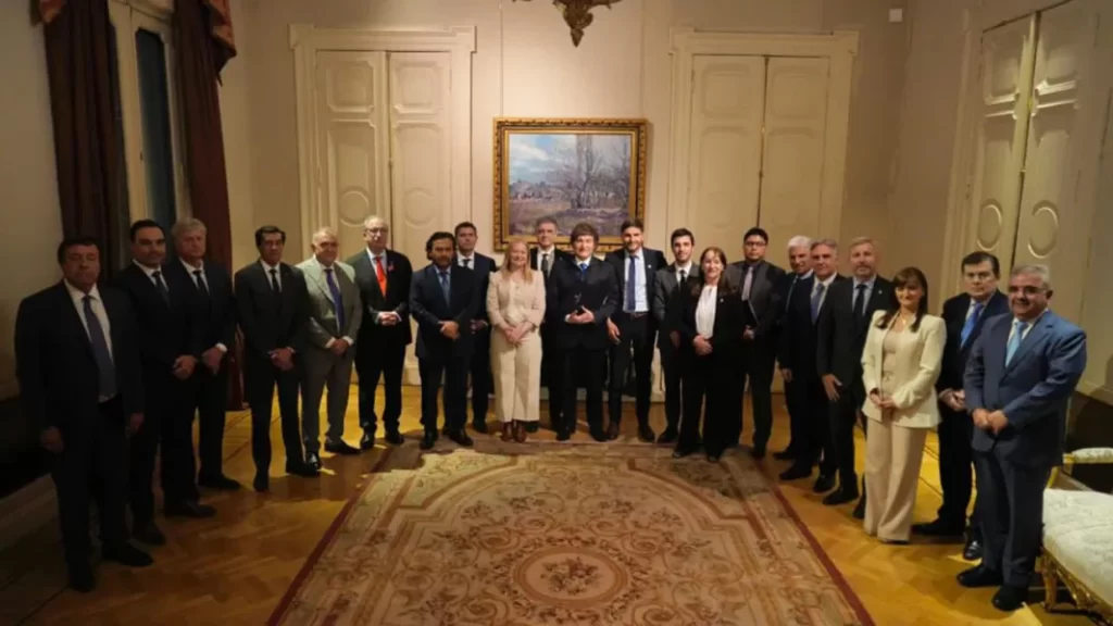 Sáenz participó de la reunión convocada por Milei: “El camino es el diálogo y la búsqueda de consensos para construir una Argentina federal”