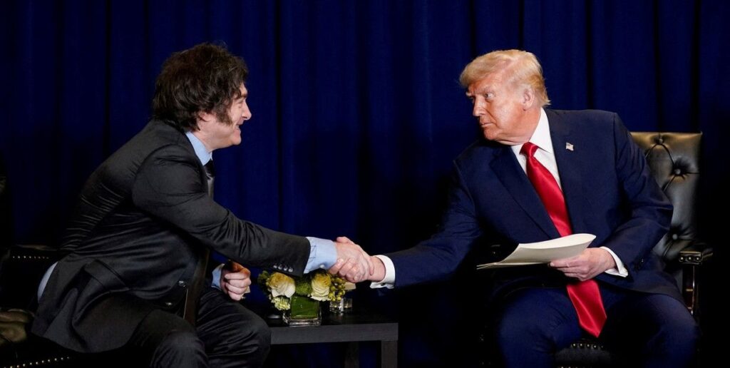 Consideran que la ayuda de Trump a Milei es una decisión “geopolìtica”