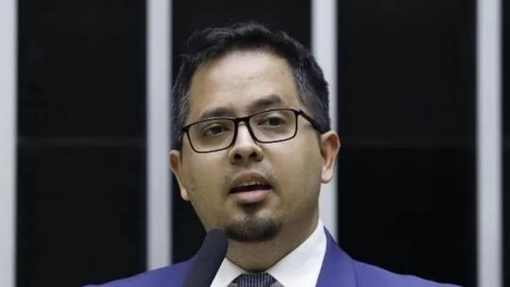 Filtran audios de diputado libertario negociando desvío de fondos