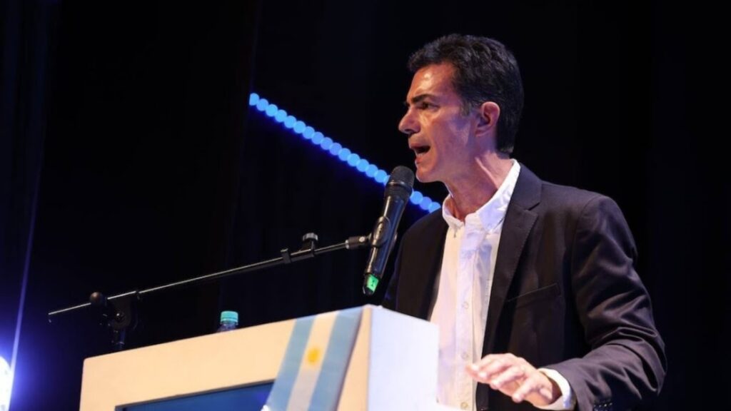 Urtubey pidió “llenar las urnas de votos peronistas para frenar el saqueo”