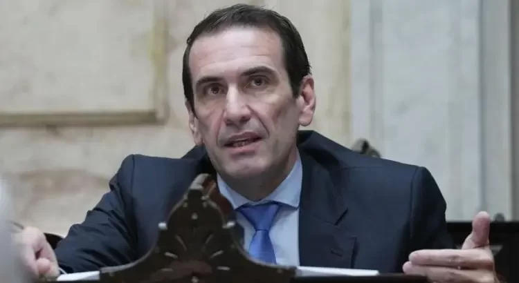 Denuncian que asaltaron y golpearon al candidato libertario Pablo Cervi en Neuquén a horas de la elección