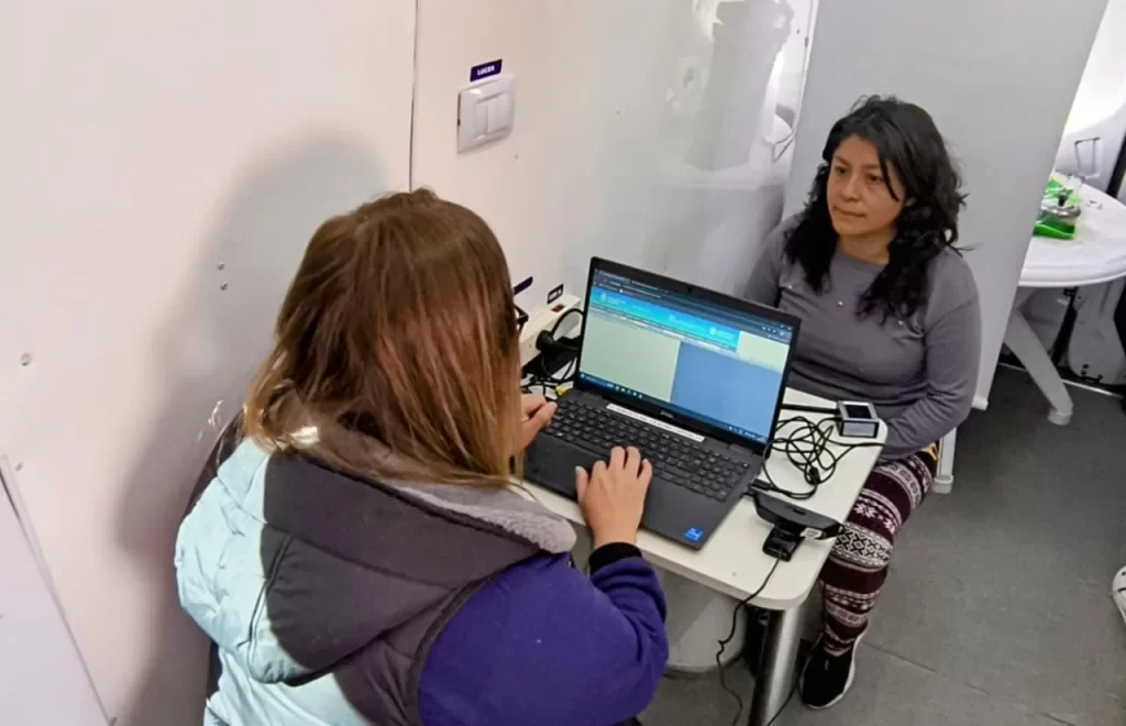 Llega al CIC de Solidaridad el Móvil del Registro Civil