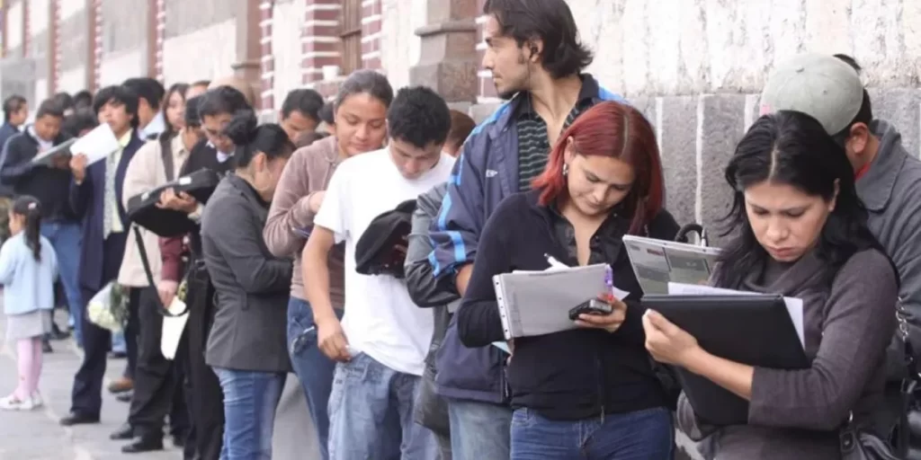 Casi 300 mil personas pidieron el seguro de desempleo desde la asunción de Javier Milei