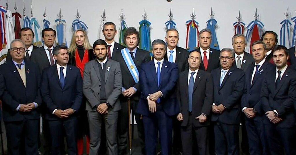 Milei reúne a gobernadores con las reformas laboral e impositiva sobre la mesa