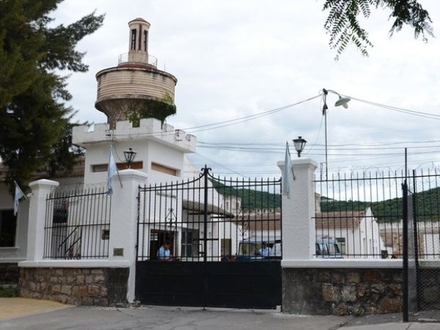 Dictan prisión preventiva para un acusado de homicidio en el penal de Villa Las Rosas
