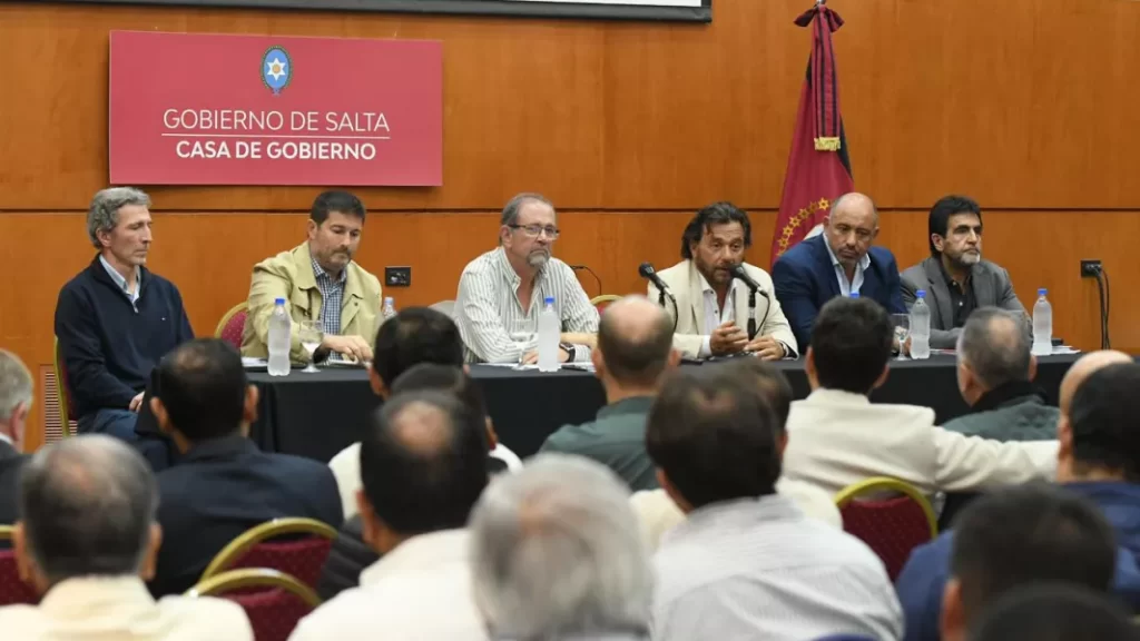 Sáenz participó de la reunión por el Presupuesto 2026 con Intendentes