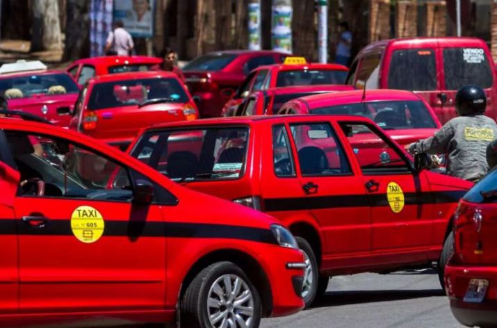 Taxistas marcharán este jueves por avenida San Martín: exigen controles a las apps de transporte