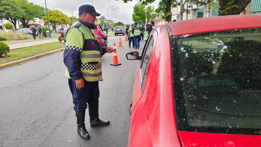 Se controló el uso de vehículos de transporte de pasajeros a través de aplicaciones