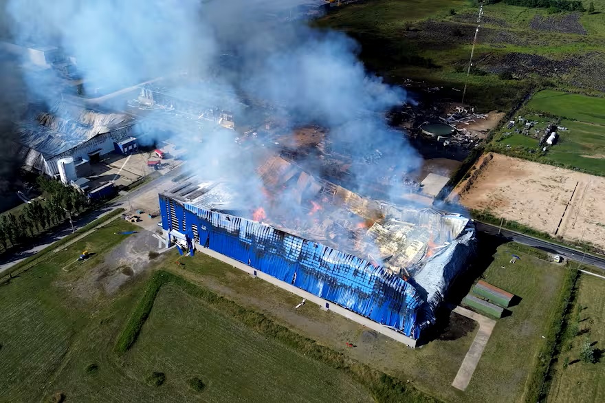 Explosión en Ezeiza: “Aún quedan focos activos” y confirman que Iron Mountain tiene fuego en su interior