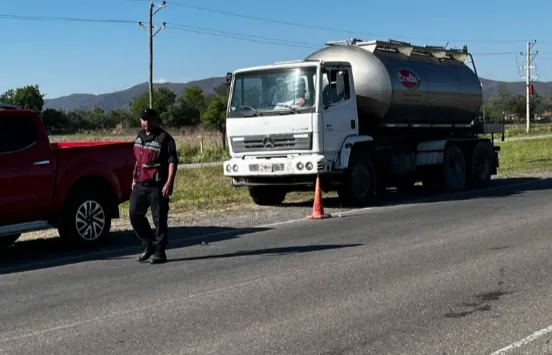 Se conoció la identidad del motociclista que falleció tras chocar con un camión en Circunvalación Sureste