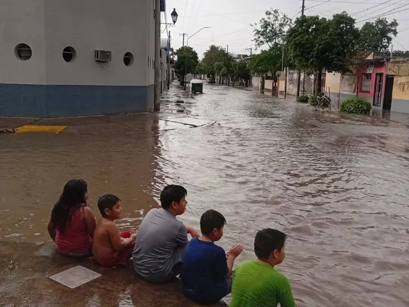 Temporal en Orán: calles anegadas, sectores del hospital inundados y familias afectadas