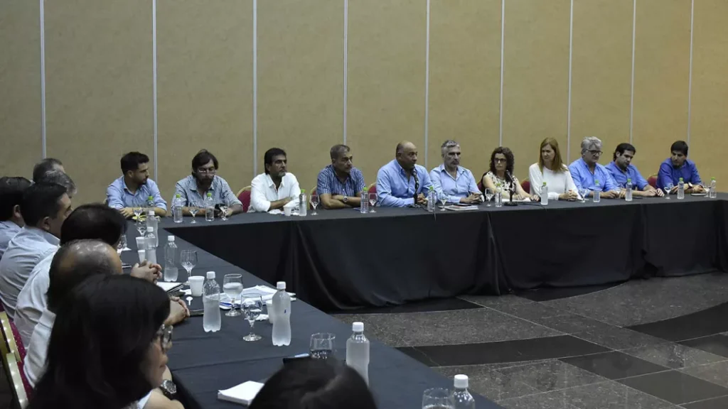 Paritarias en Salta: el Gobierno propuso pagar un bono de $180.000 en dos cuotas