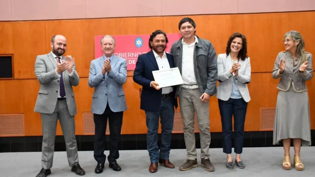 Sáenz reconoció a los docentes destacados de 2025: “La educación es prioridad y política de Estado”