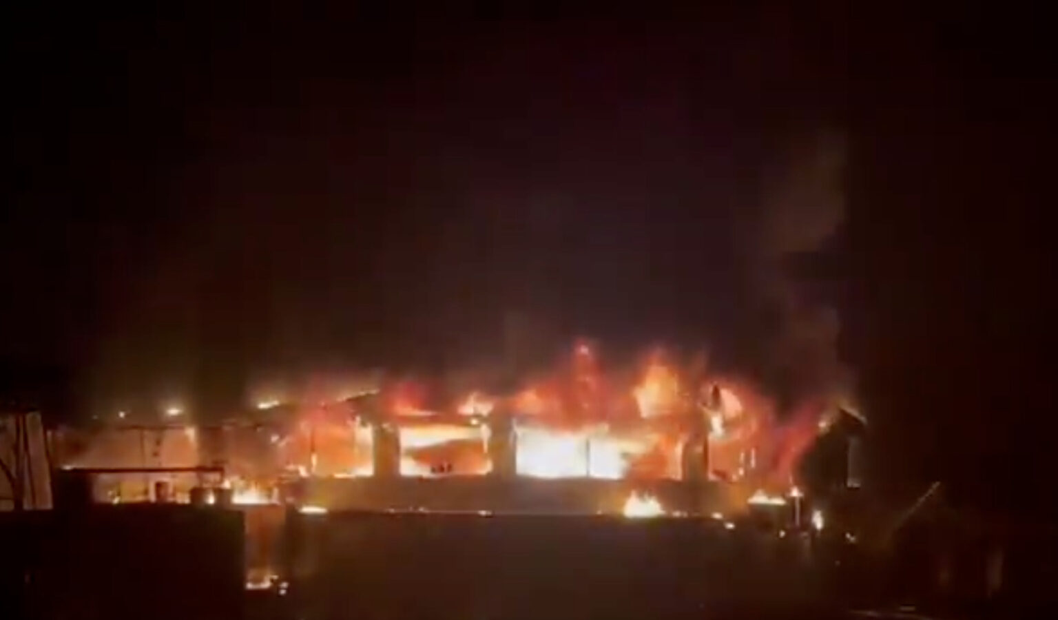 Al menos 23 muertos por un incendio en un club nocturno en India