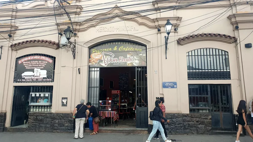 Así funcionarán los mercados municipales durante las vísperas de Navidad