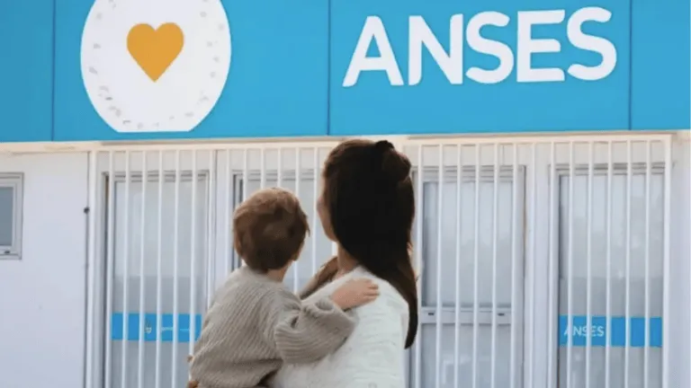Cambios en la AUH: ANSES automatiza controles y pasará a pagar el monto total por mes