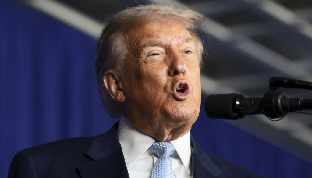 Trump confirmó que el Ejército estadounidense atacó al Estado Islámico